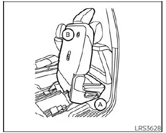 Nissan Pathfinder. Ajuste del asiento de la segunda fila