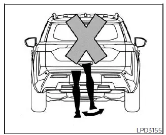 Nissan Pathfinder. Compuerta levadiza activada por movimiento