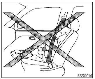 Nissan Pathfinder. Precauciones relacionadas con el uso de los cinturones de seguridad